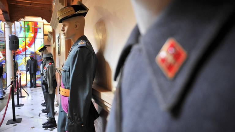 Un recorrido por la historia del uniforme Un recorrido por la historia del uniforme