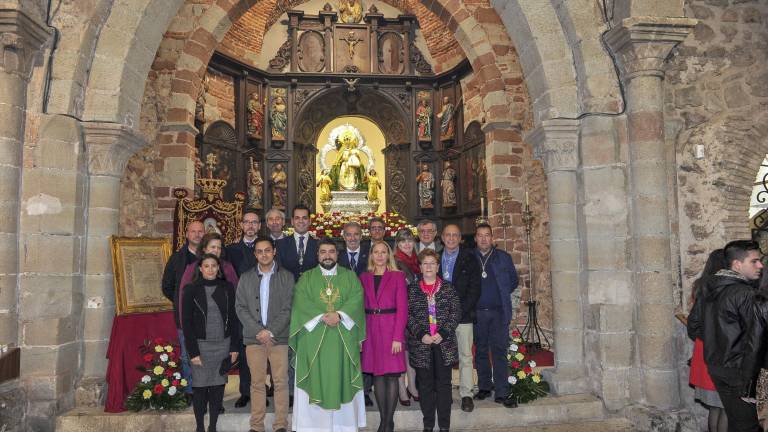 Santisteban obsequia a la Virgen del Collado con todo su cariño