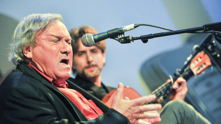 Un cantaor hernandiano Un cantaor hernandiano