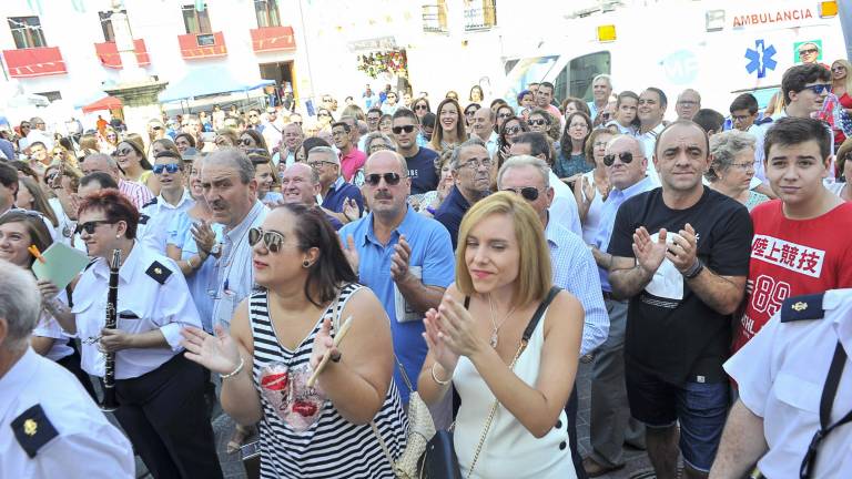 La patrona se luce ante una gran cantidad de feligreses