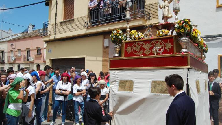 Las Cruces de Mayo se inician con retraso a causa de la lluvia Las Cruces de Mayo se inician con retraso a causa de la lluvia