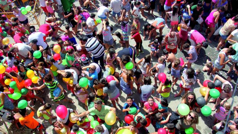 Gran ambiente al inicio de la feria Gran ambiente al inicio de la feria