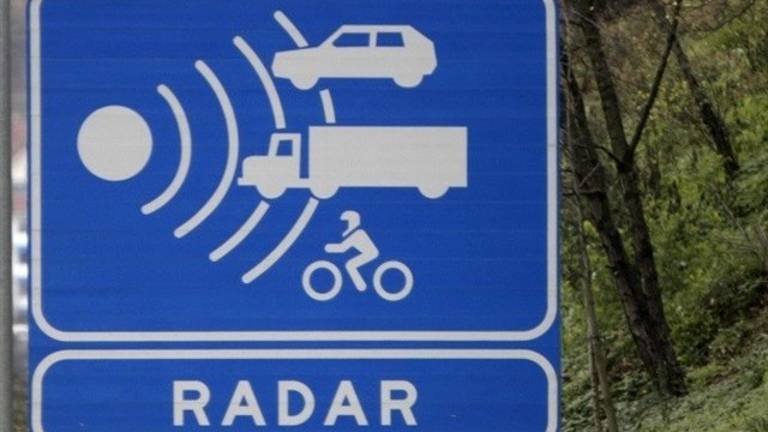 Detenido un hombre que conducía a 252km/h Detenido un hombre que conducía a 252km/h
