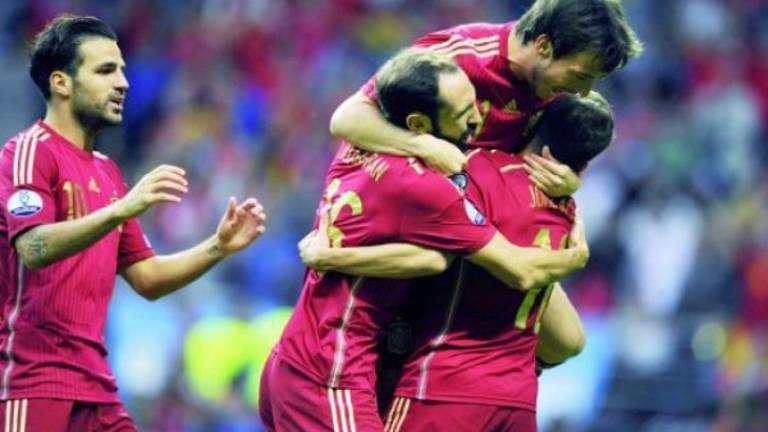 España cumple su cometido y da otro paso hacia la Eurocopa España cumple su cometido y da otro paso hacia la Eurocopa