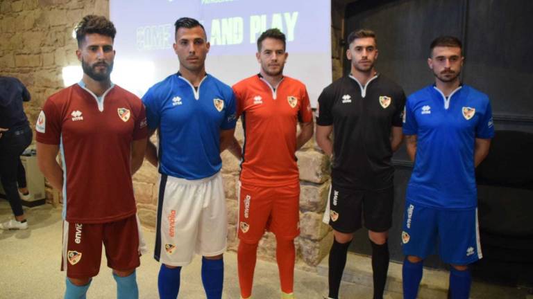 Pekes ficha por el Cádiz B y el Linares amenaza con denunciarlo Pekes ficha por el Cádiz B y el Linares amenaza con denunciarlo