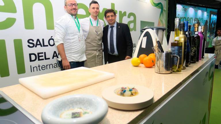 Pedro Sánchez y Álvaro Salazar divulgan en Expoliva el uso del AOVE en la cocina