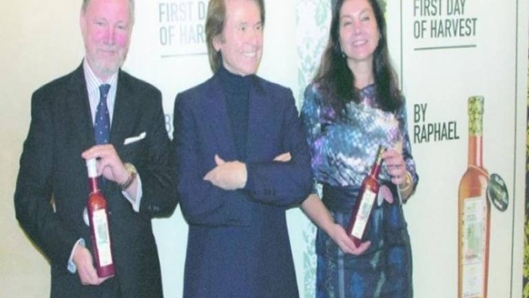 Raphael apoya un aceite de oliva que está de “escándalo” Raphael apoya un aceite de oliva que está de “escándalo”