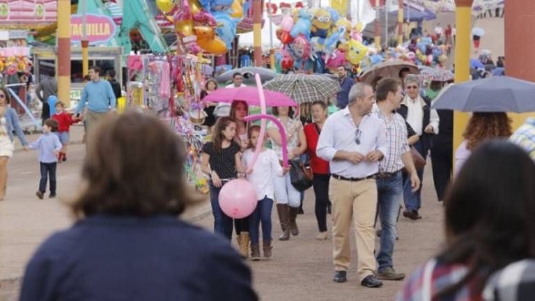 Detenidas dos mujeres acusadas de robar móviles en el ferial Detenidas dos mujeres acusadas de robar móviles en el ferial