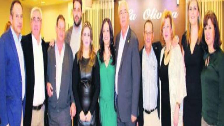 Distinciones socialistas a dos “grandes” trayectorias Distinciones socialistas a dos “grandes” trayectorias