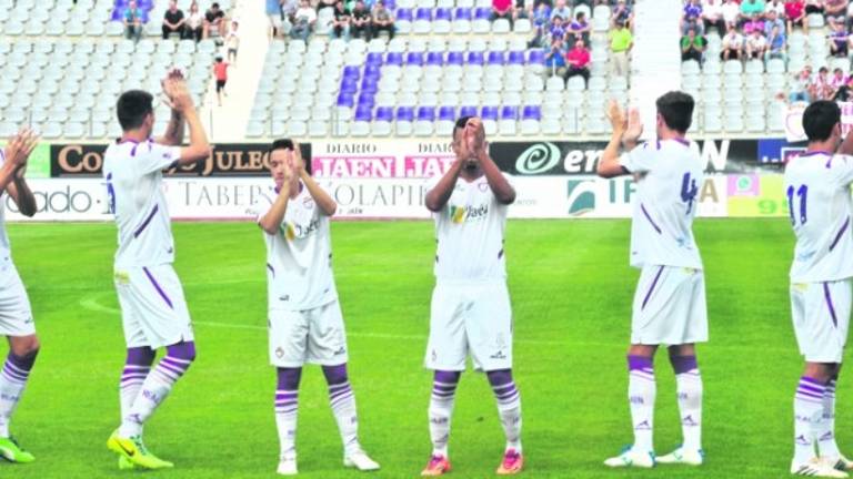 El Real Jaén empata ante La Hoya (1-1) y es pitado por la afición El Real Jaén empata ante La Hoya (1-1) y es pitado por la afición