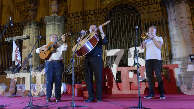 Una de mariachis en Jaén Una de mariachis en Jaén
