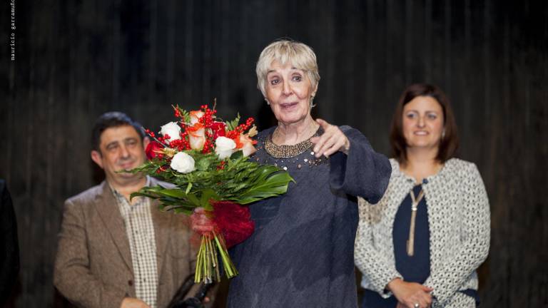 Rendidos ante toda una reina Rendidos ante toda una reina