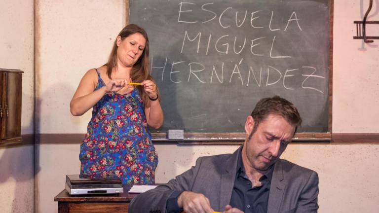 Una mirada sutil a la vida y obra de Miguel Hernández Una mirada sutil a la vida y obra de Miguel Hernández