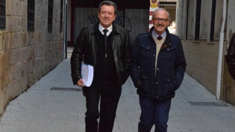 El alcalde y los socialistas, a juicio por 100.000 euros El alcalde y los socialistas, a juicio por 100.000 euros
