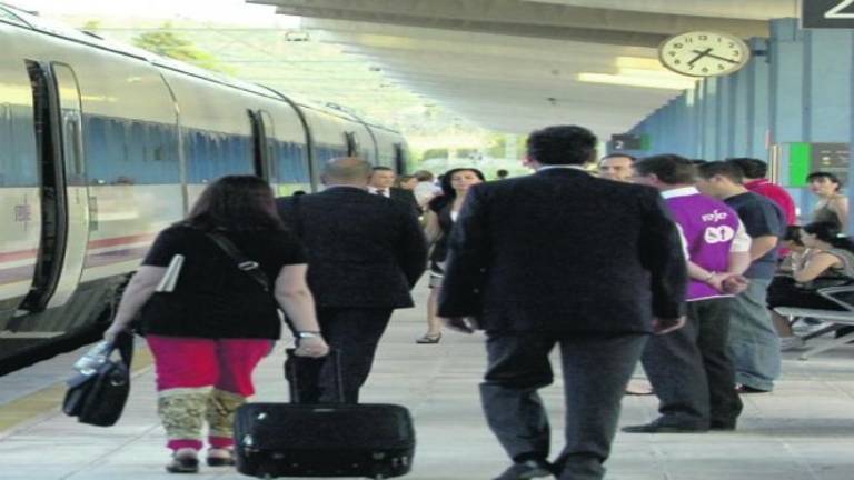 La provincia lidera el éxodo a otras comunidades de España La provincia lidera el éxodo a otras comunidades de España