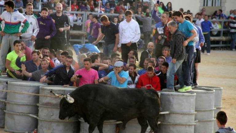 San Marcos echa a Beas y Arroyo a la calle San Marcos echa a Beas y Arroyo a la calle