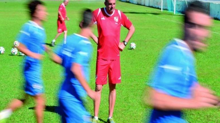 El líder llega a Almería con la maquinaria en perfecto estado El líder llega a Almería con la maquinaria en perfecto estado