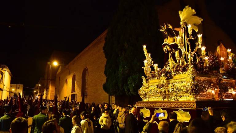Una Pasión sin procesiones Una Pasión sin procesiones