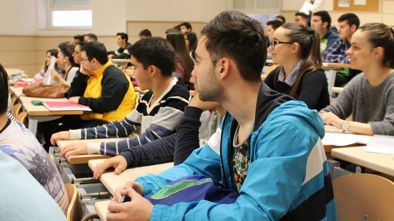El Aula Magna albergará hoy el reencuentro de la Generación UJA El Aula Magna albergará hoy el reencuentro de la Generación UJA