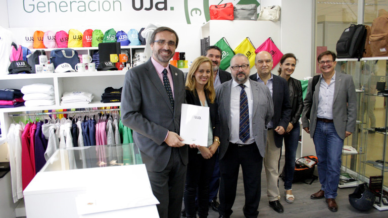 La Universidad de Jaén abre su primera tienda de productos oficiales