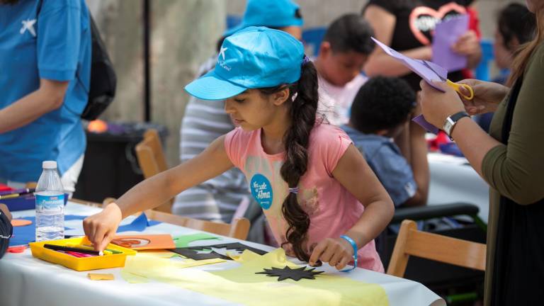 “La Caixa”, junto a los vulnerables “La Caixa”, junto a los vulnerables