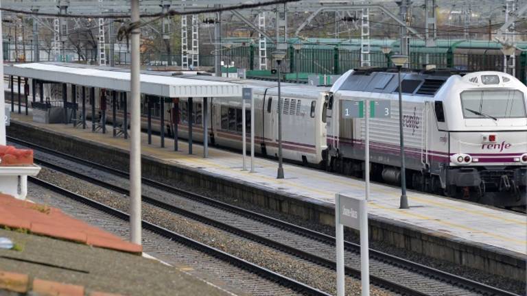 Duro rechazo a la supresión del tren-hotel a Barcelona Duro rechazo a la supresión del tren-hotel a Barcelona