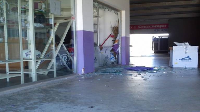 Destrozos en la tienda del Real Jaén Destrozos en la tienda del Real Jaén