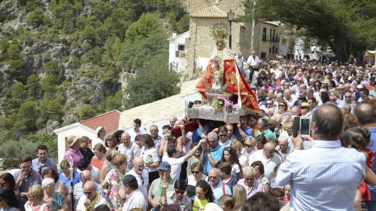 Majestuoso encuentro con la Virgen de Tíscar Majestuoso encuentro con la Virgen de Tíscar