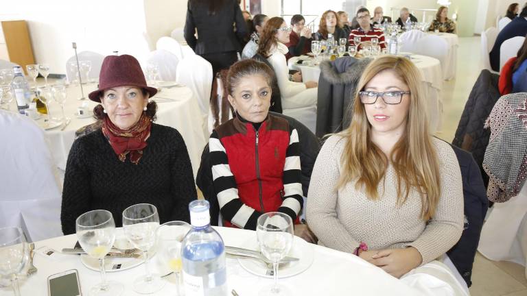 Los asistentes al acto Los asistentes al acto