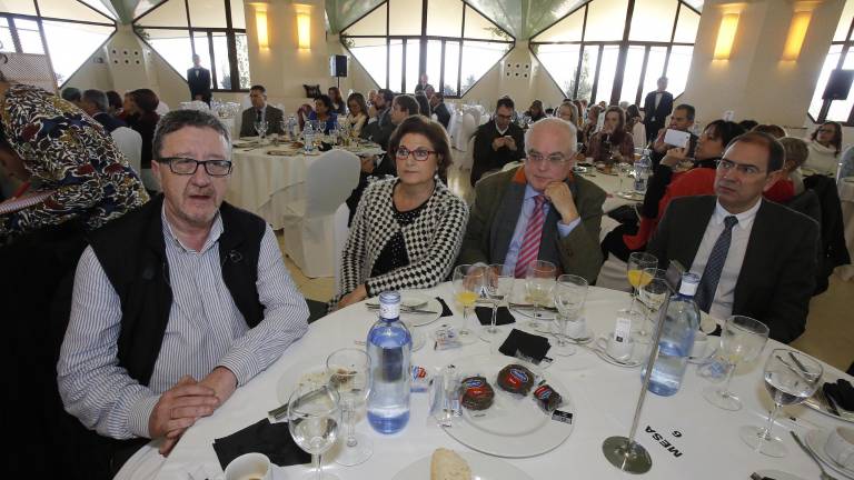 Los asistentes al acto Los asistentes al acto