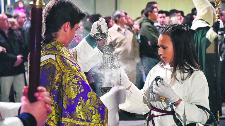 El sentir cofrade desafía a la lluvia El sentir cofrade desafía a la lluvia
