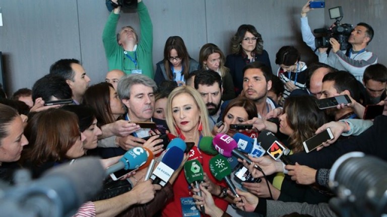 Cifuentes le echa la culpa al PSOE