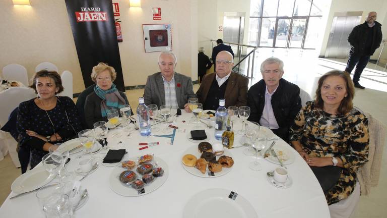 Los asistentes al acto Los asistentes al acto
