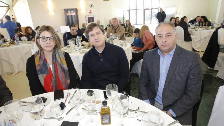 Los asistentes al acto Los asistentes al acto