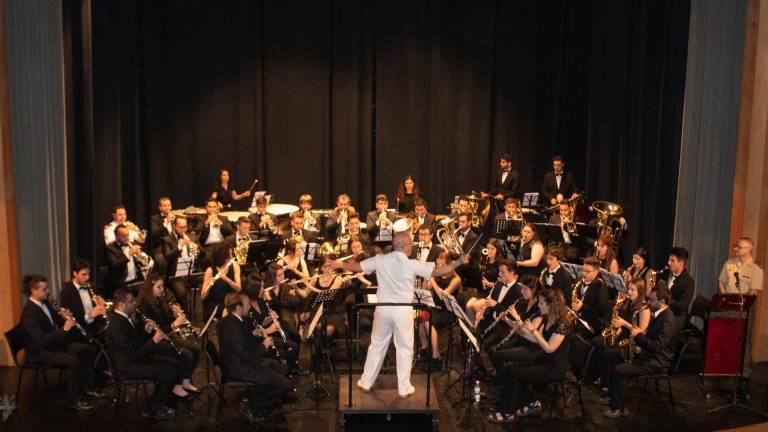 Marchas militares en el Teatro Darymelia