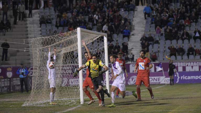 El Real Jaén empata ante un Motril que le plantó cara