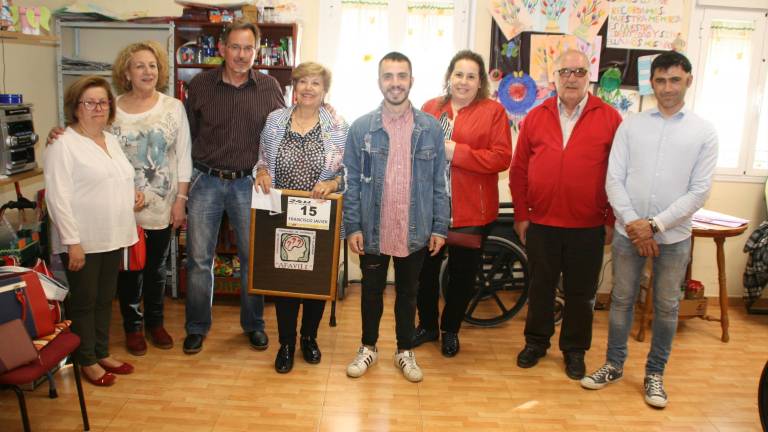 Donaciones de deportistas a la Asociación de Alzhéimer Donaciones de deportistas a la Asociación de Alzhéimer