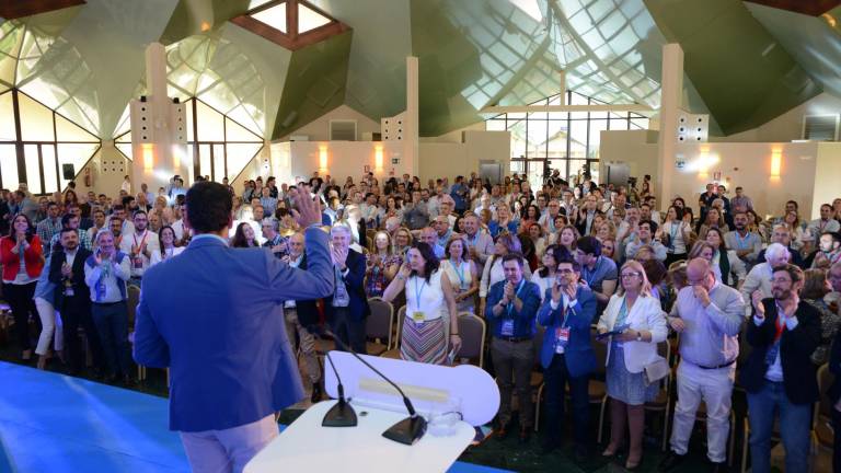 Requena promete ser el presidente “de todos” Requena promete ser el presidente “de todos”
