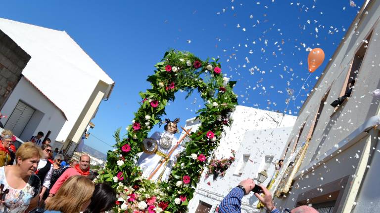 Alegría y flores para el Niño