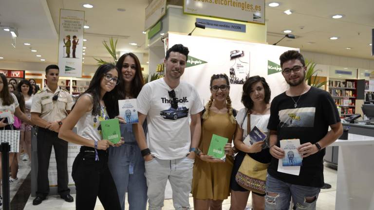 De Twitter a abarrotar estanterías en librerías De Twitter a abarrotar estanterías en librerías