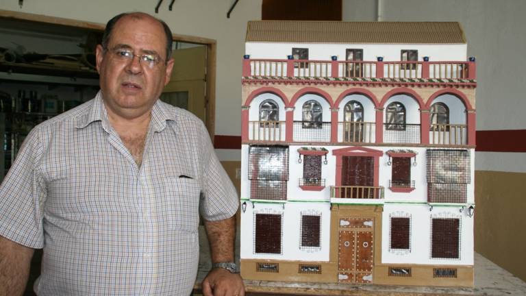 Una maqueta recrea la Casa de los Arcos