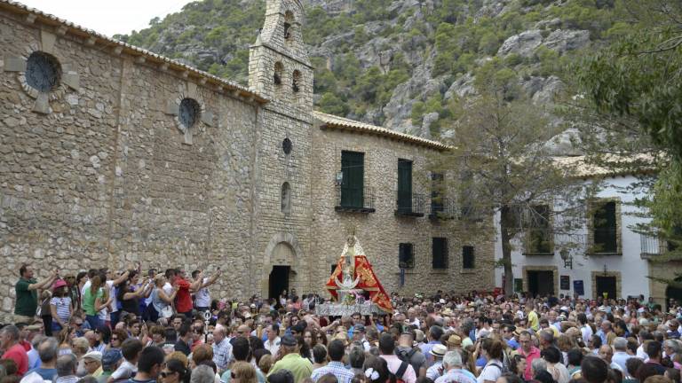 Majestuoso encuentro con la Virgen de Tíscar Majestuoso encuentro con la Virgen de Tíscar