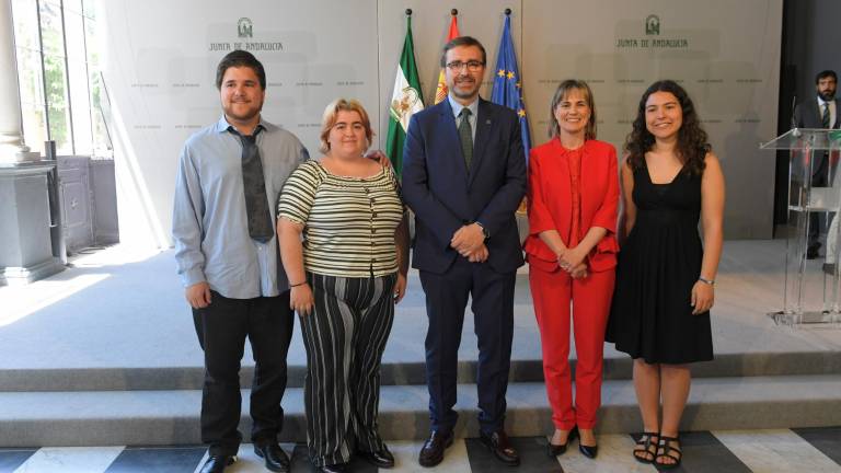 Gómez refrenda el papel esencial y clave de la UJA en la sociedad Gómez refrenda el papel esencial y clave de la UJA en la sociedad
