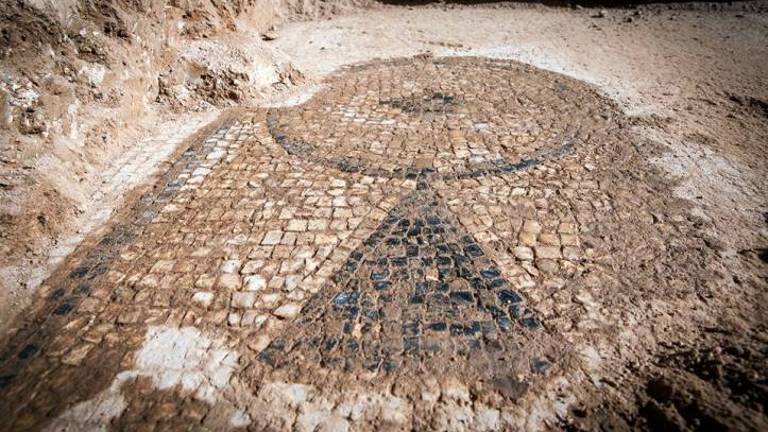 Sale al descubierto el Mosaico de las Estrellas en Cástulo