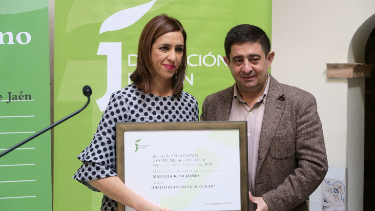 La Diputación premia “el buen periodismo” de Manuela Rosa