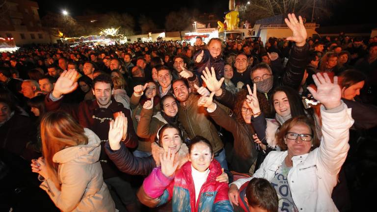 Multitudinaria combustión de la falla de San José en Mancha Real Multitudinaria combustión de la falla de San José en Mancha Real
