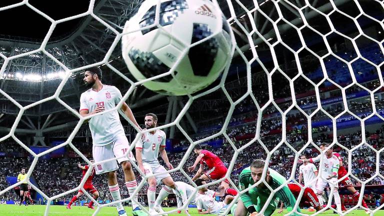 Un rebote que acerca los octavos de final Un rebote que acerca los octavos de final