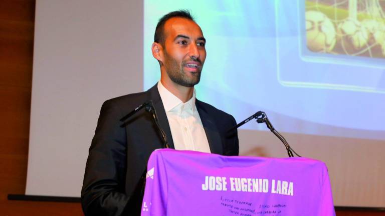 El capitán de la zurda de seda que no olvida Segunda El capitán de la zurda de seda que no olvida Segunda