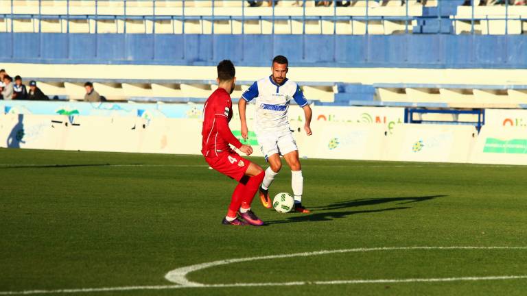 El Linares no da la talla y se rinde ante el potencial del Marbella El Linares no da la talla y se rinde ante el potencial del Marbella