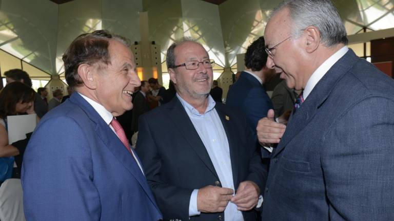 “Francisco Reyes es un político a pie de obra torturado por el paro” “Francisco Reyes es un político a pie de obra torturado por el paro”